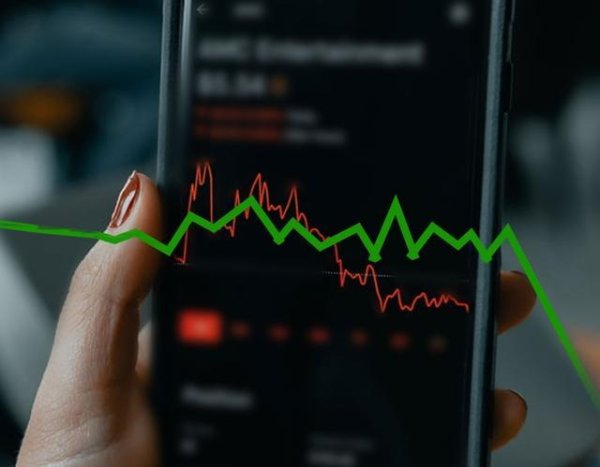 CPO概念震荡走弱 天孚通信跌近10% 机构表示行业前景依旧广阔