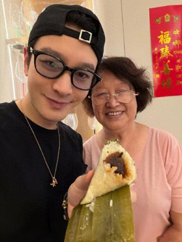 黄晓明喜欢上海, 称“儿子在上海读书, 全家人搬到上海”